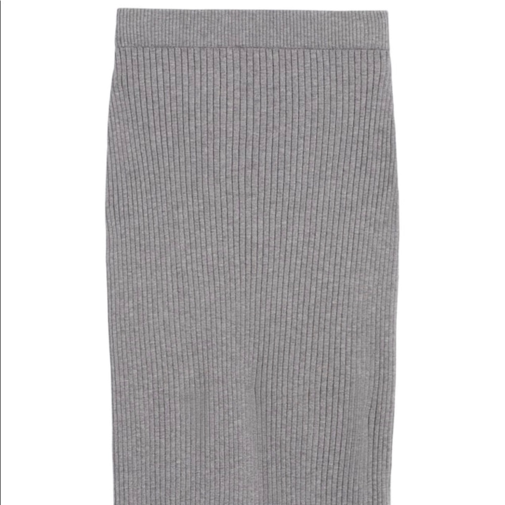 Soft ribbed pencil skirt